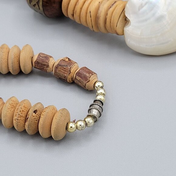 Vintage Boho Wooden & Mother of Pearl MOP Shell Beaded Necklace Barrel Close - Picture 9 of 11